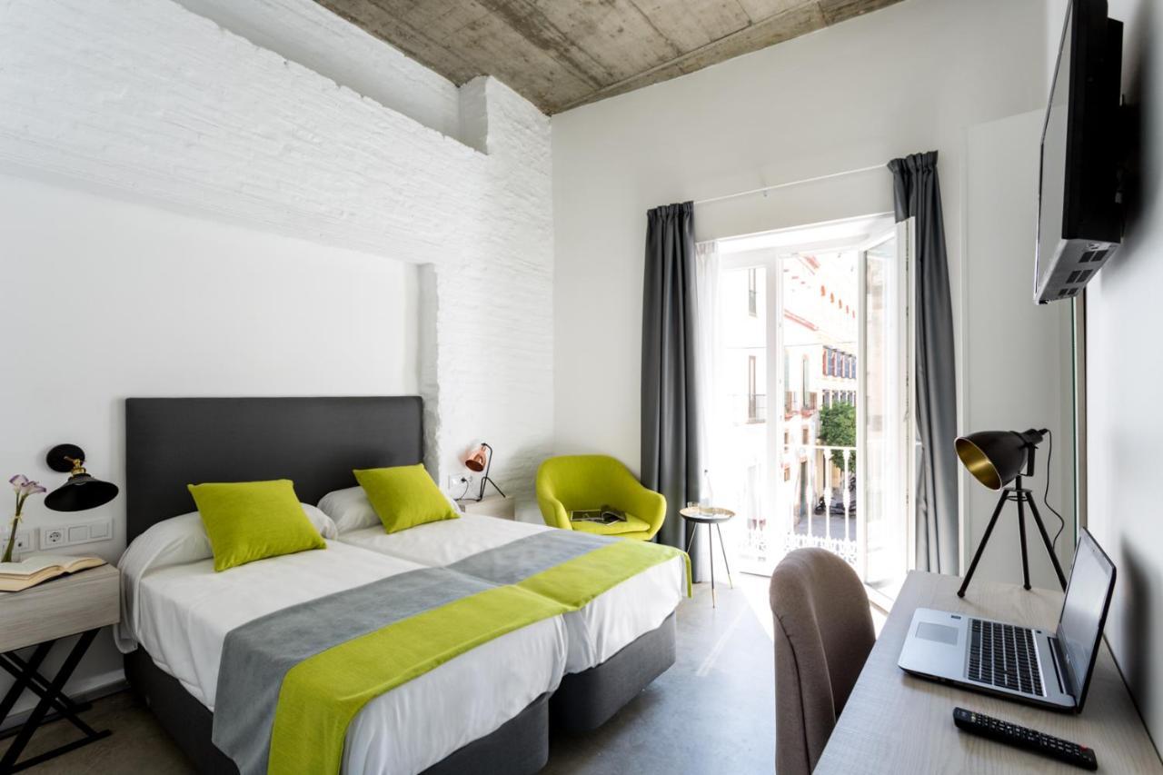 La Puerta De Palacio - Adults Only Seville Exterior photo